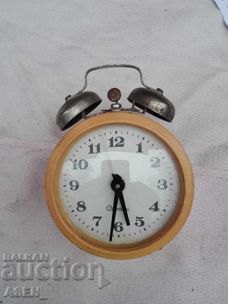 ceas cu alarmă