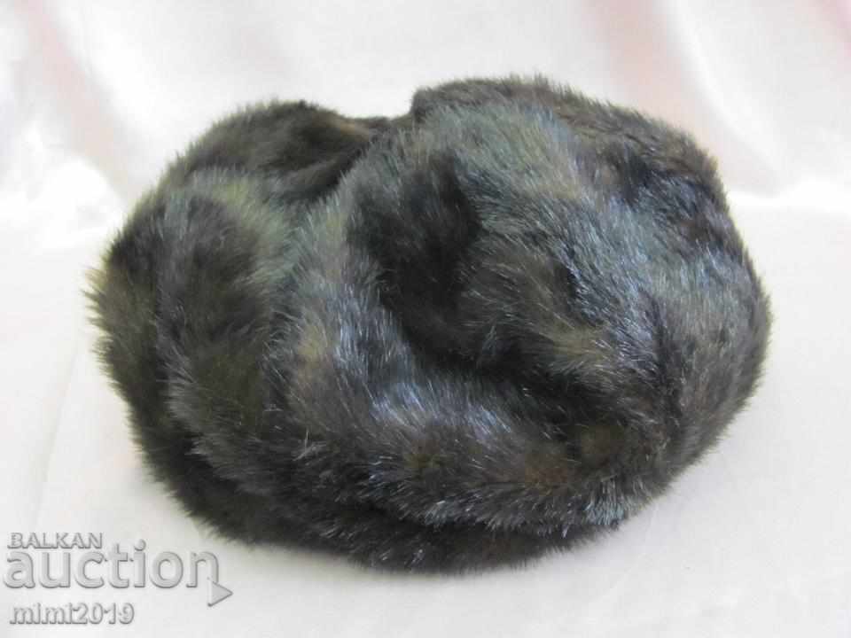 Delivery of Vintich Women's Mink Hat Delivery of Vintich Women's Mink Hat