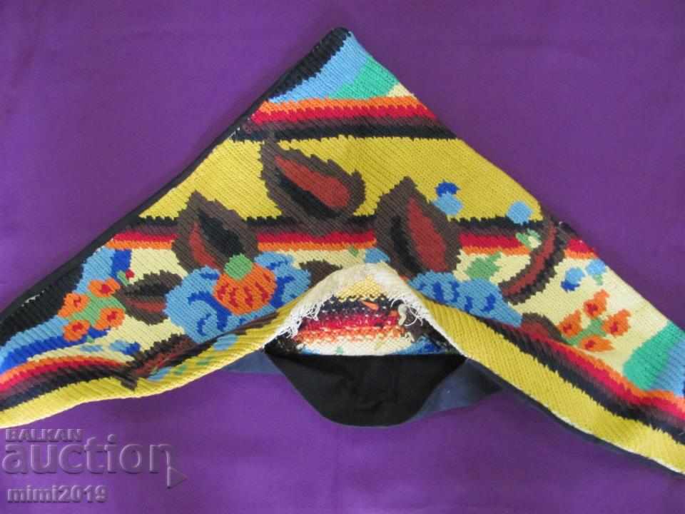 Auction 19th Century Hand Embroidered Pillow Woolen Threads Auction 19th Century Hand Embroidered Pillow Woolen Threads