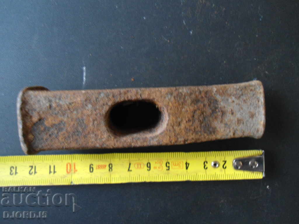 Auction An old hammer Auction An old hammer