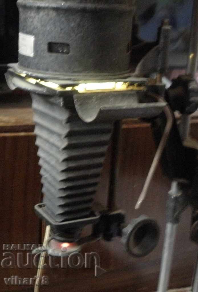 Auction  PHOTOGRAPHER