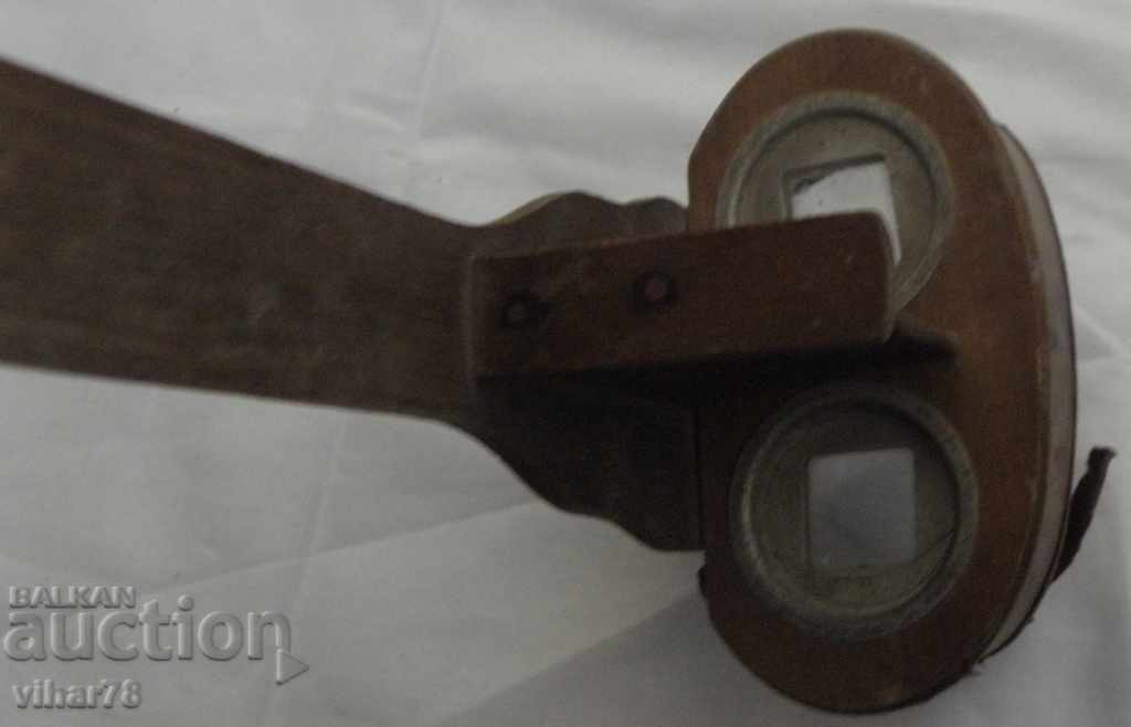 Аукцион Стар Дървен Стереоскоп с 23 снимки Аукцион Стар Дървен Стереоскоп с 23 снимки