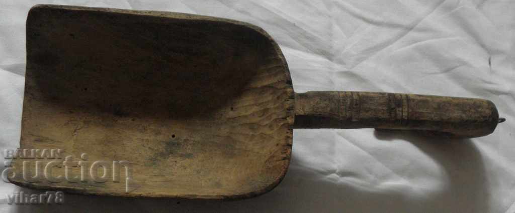 OLD WOODEN SHOVEL MEASURES FOR GRAIN with price 29.99 BGN | € 15.33 OLD WOODEN SHOVEL MEASURES FOR GRAIN with price 29.99 BGN | € 15.33