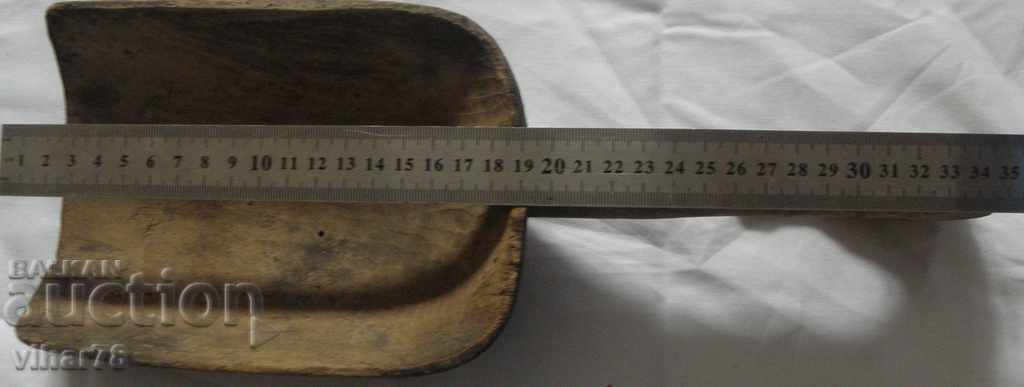 Auction OLD WOODEN SHOVEL MEASURES FOR GRAIN Auction OLD WOODEN SHOVEL MEASURES FOR GRAIN