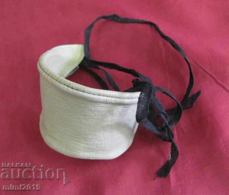 Delivery of World War II Medical Leather Finger Case Delivery of World War II Medical Leather Finger Case