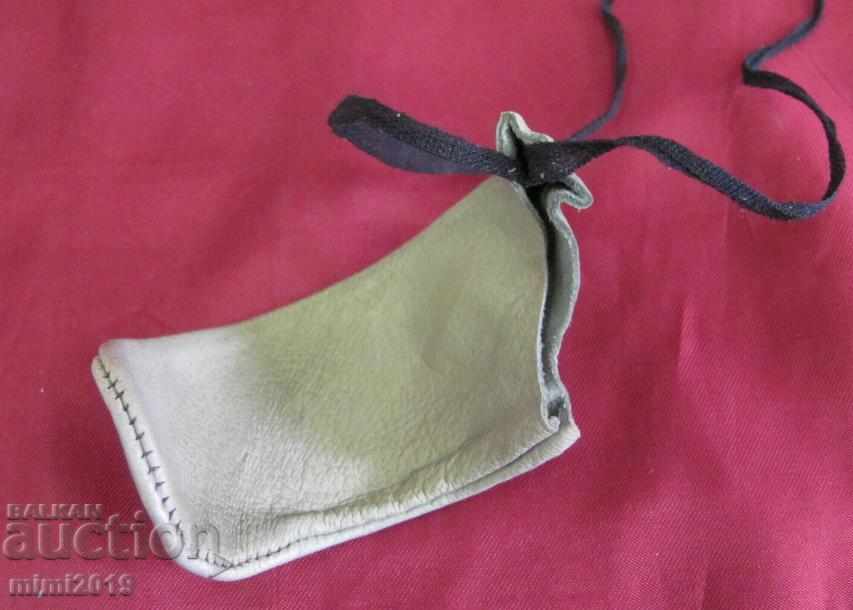 World War II Medical Leather Finger Case - 6 World War II Medical Leather Finger Case - 6