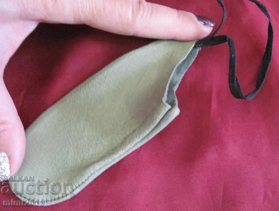 World War II Medical Leather Finger Case - 7 World War II Medical Leather Finger Case - 7