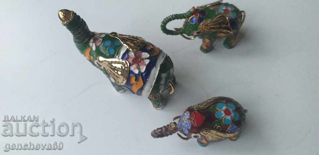 A family of lucky elephants bronze, enamel, cloisonné - 7 A family of lucky elephants bronze, enamel, cloisonné - 7