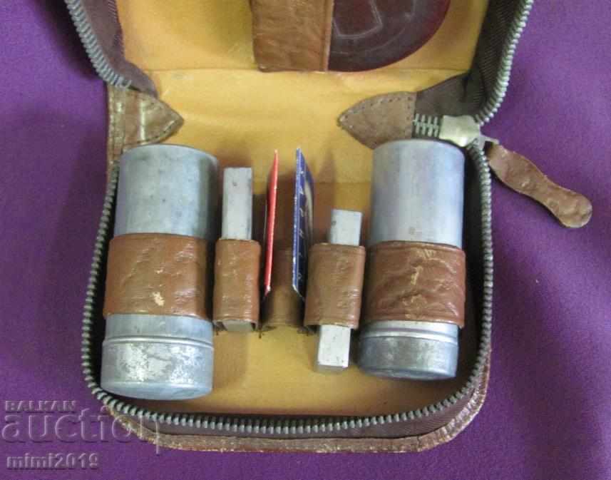 Κιτ ξυρίσματος αξιωματικών Β 'Παγκοσμίου Πολέμου με τιμή 140.00 BGN | € 71.58 Κιτ ξυρίσματος αξιωματικών Β 'Παγκοσμίου Πολέμου με τιμή 140.00 BGN | € 71.58