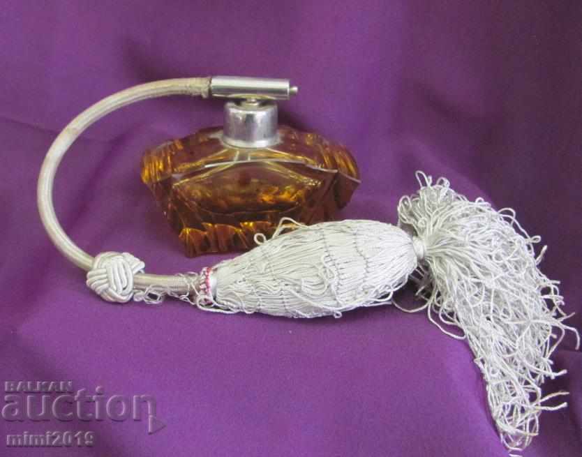 Delivery of 30's Art Deco Crystal Glass Perfume Bottle Delivery of 30's Art Deco Crystal Glass Perfume Bottle