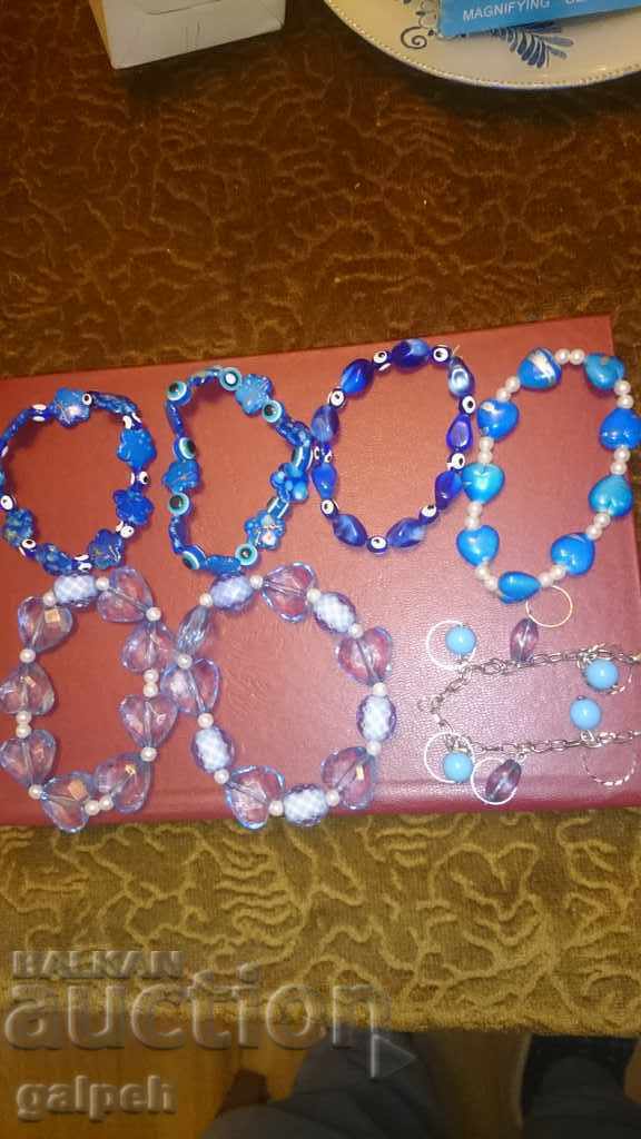 Livrarea ARTICOL RELIGIOS și 7 buc. BRĂLELETE - BGN 7