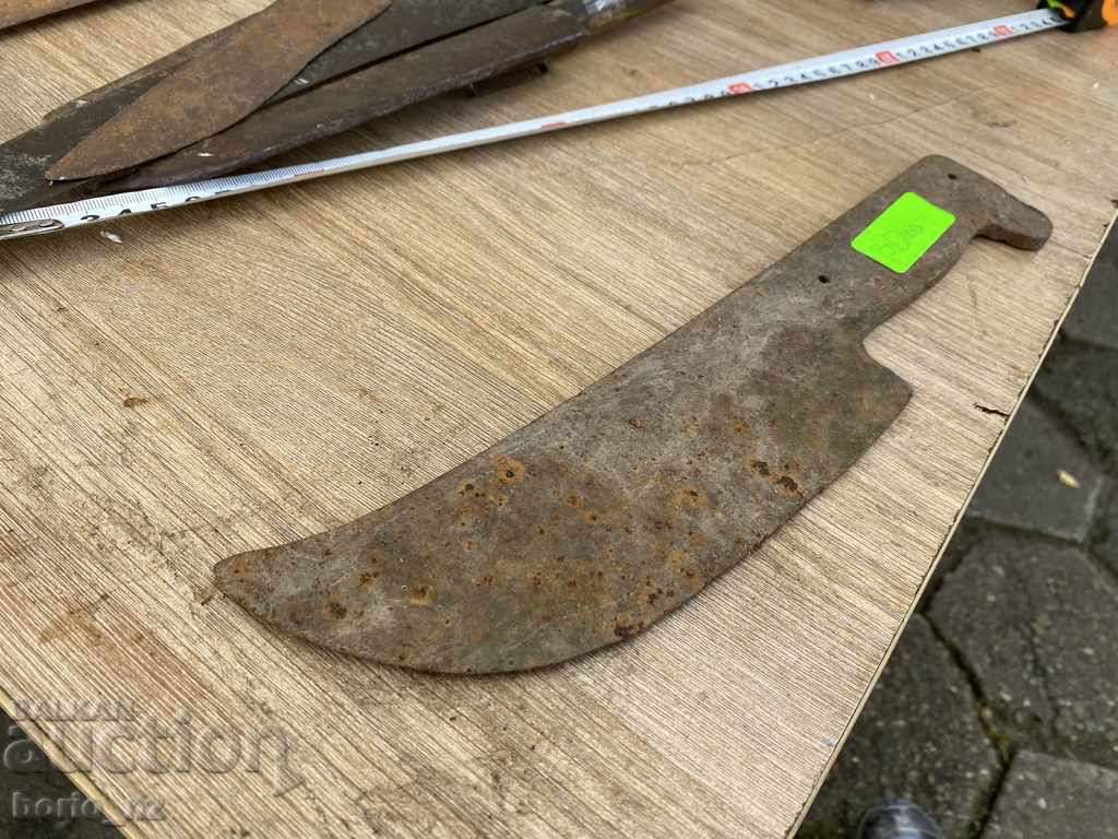 10520. OLD FORGED KNIFE SUTTER with price 30.00 BGN | € 15.34 10520. OLD FORGED KNIFE SUTTER with price 30.00 BGN | € 15.34
