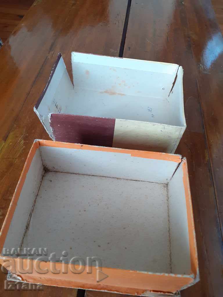 Παλιό κουτί με σοκολάτες μεθυσμένα κεράσια - 6 Παλιό κουτί με σοκολάτες μεθυσμένα κεράσια - 6