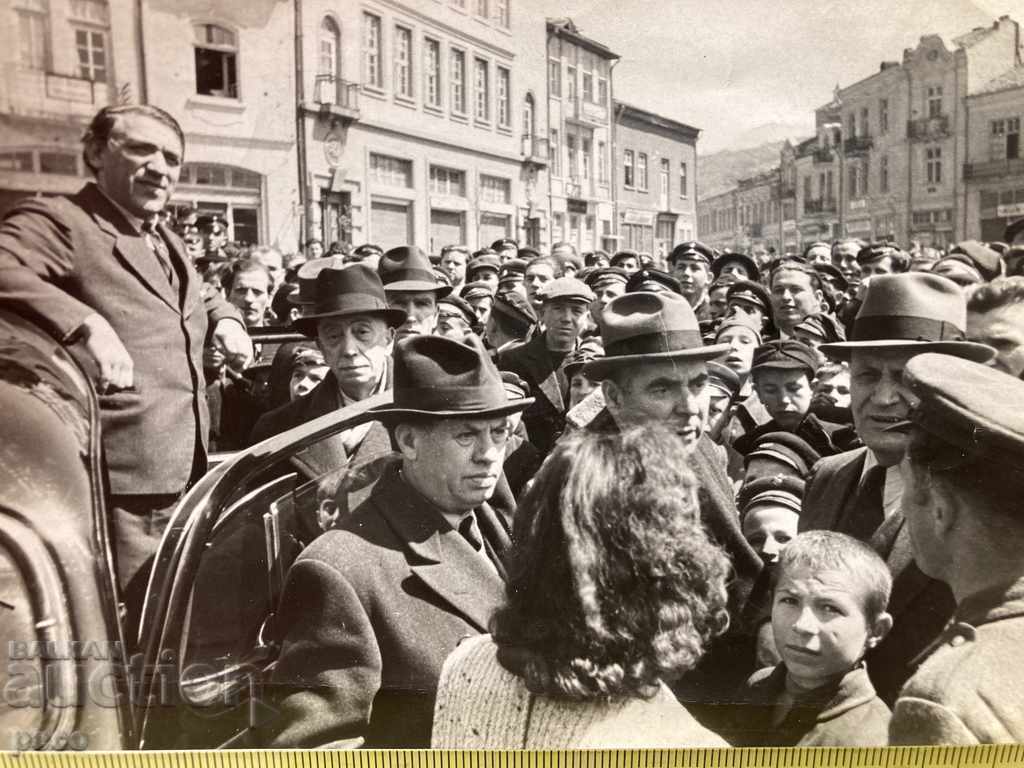 Джон Мак в Дупница 1946 г. Фондация Българско дело