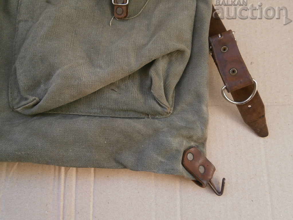 vintage WW2 WWII model rucksack with price 41.00 BGN | € 20.96 vintage WW2 WWII model rucksack with price 41.00 BGN | € 20.96