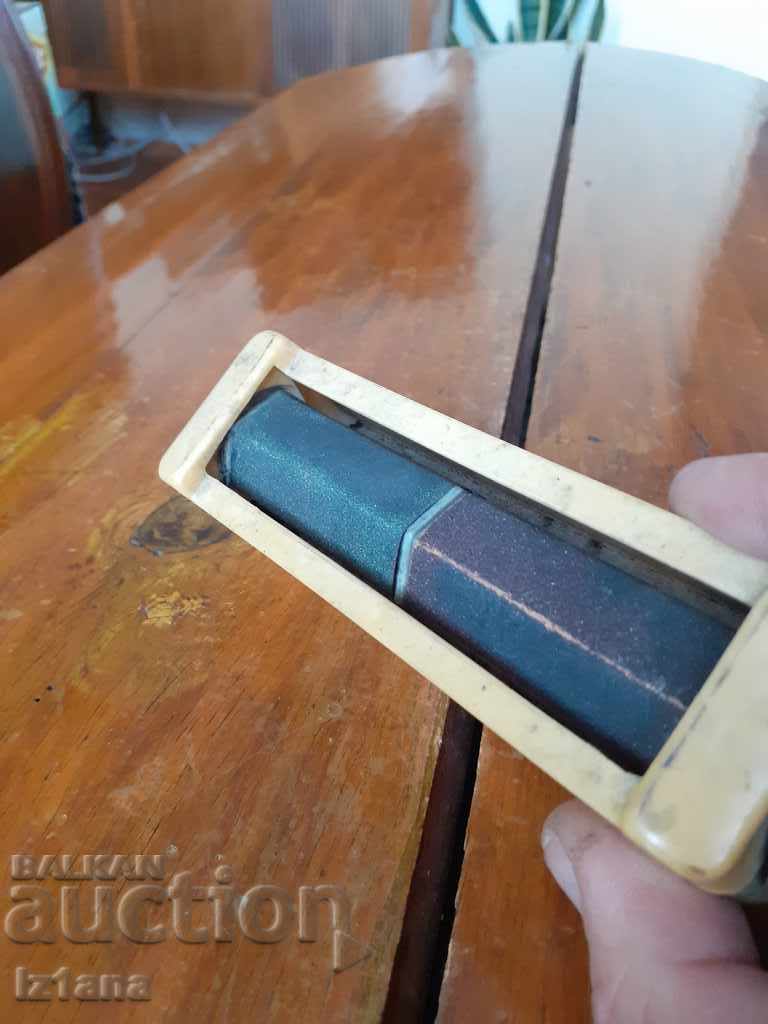 Delivery of Old scraper Delivery of Old scraper