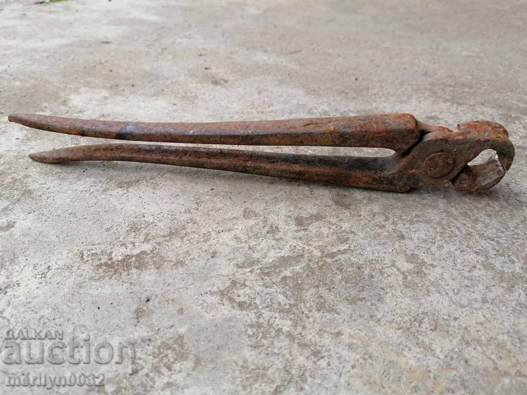Old blacksmith's tongs, shingles, wrought iron with price 43.00 BGN | € 21.99 Old blacksmith's tongs, shingles, wrought iron with price 43.00 BGN | € 21.99