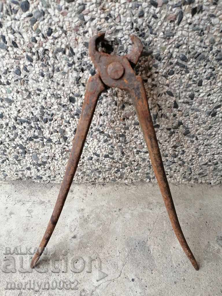 Old blacksmith's tongs, shingles, wrought iron - 5 Old blacksmith's tongs, shingles, wrought iron - 5