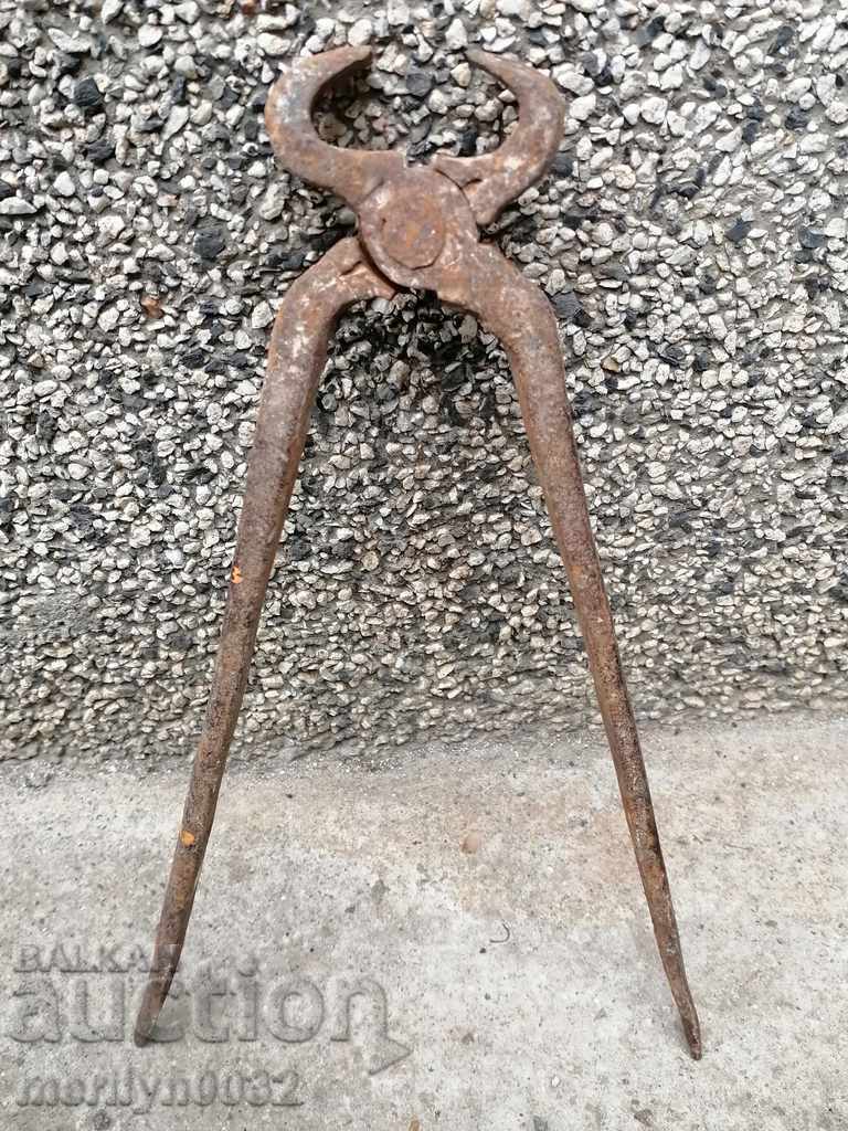 Old forging pliers, wrought iron, wrought iron with price 49.00 BGN | € 25.05 Old forging pliers, wrought iron, wrought iron with price 49.00 BGN | € 25.05