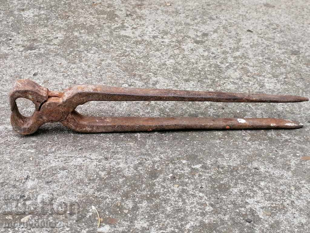 Auction Old forging pliers, wrought iron, wrought iron Auction Old forging pliers, wrought iron, wrought iron