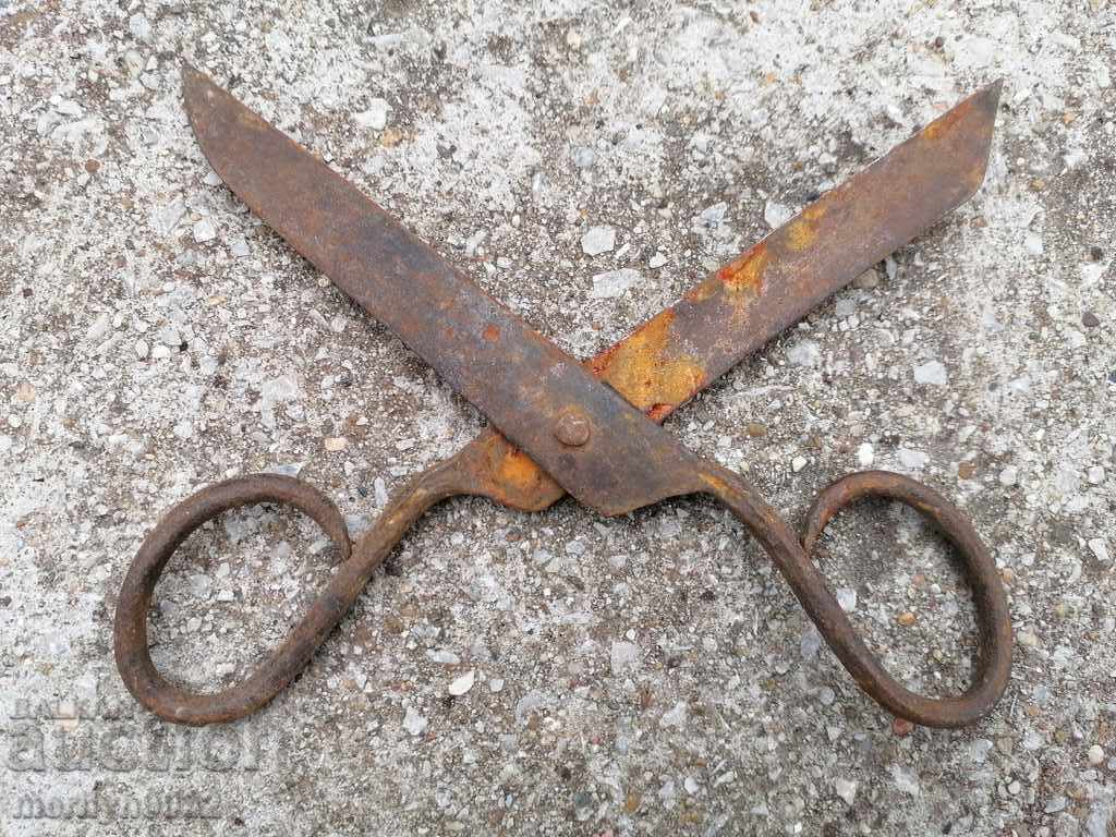 Auction Old hand forged scissors, wrought iron Auction Old hand forged scissors, wrought iron