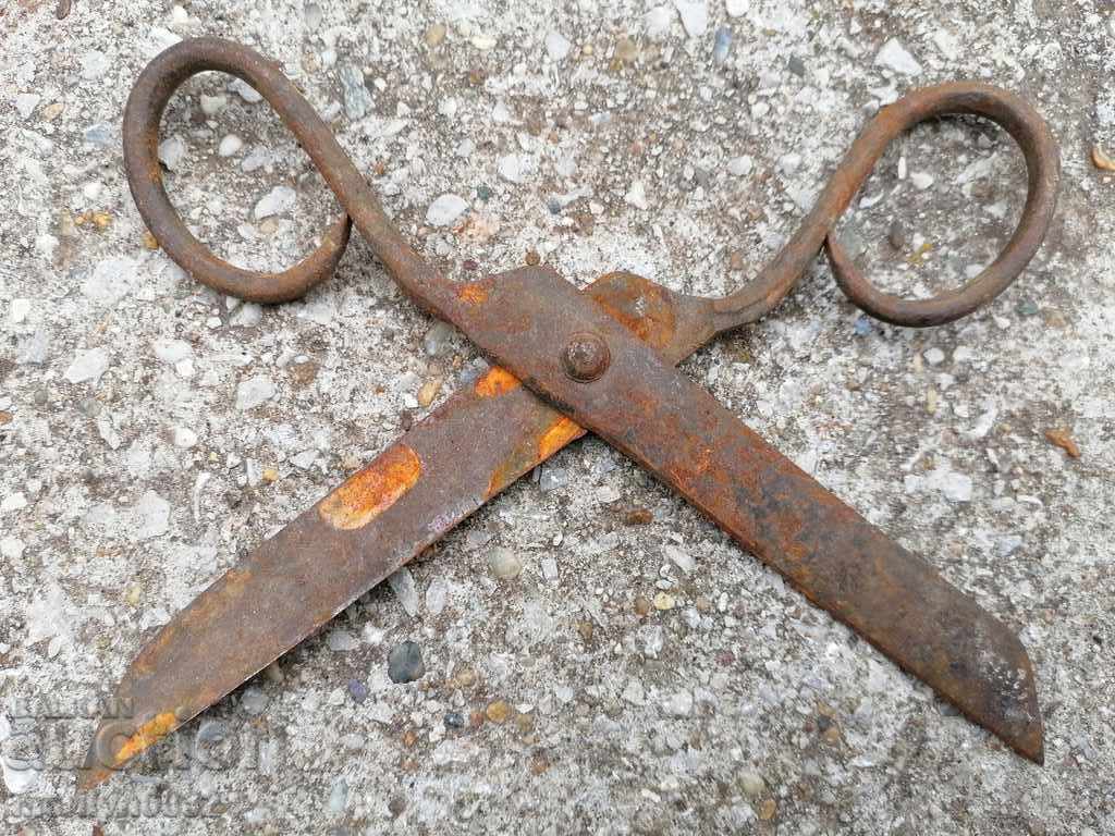 Delivery of Old hand forged scissors, wrought iron Delivery of Old hand forged scissors, wrought iron