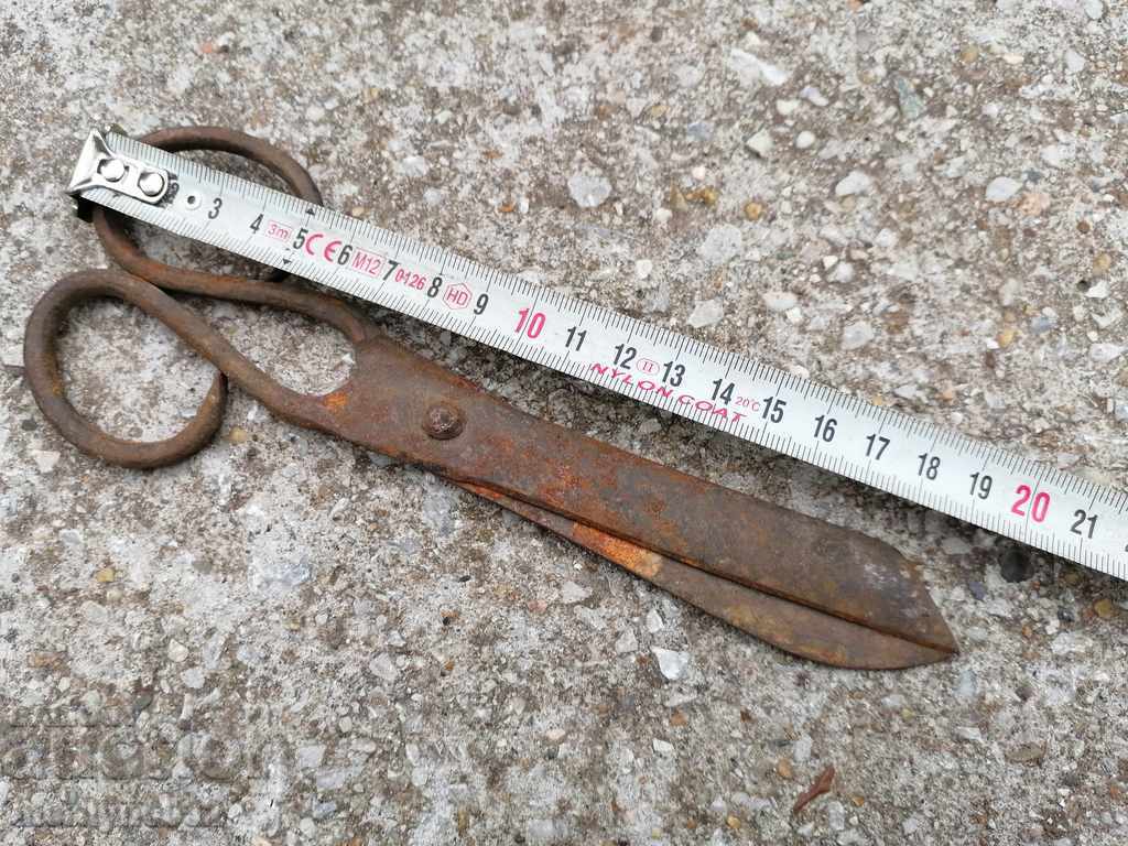 Old hand forged scissors, wrought iron - 5 Old hand forged scissors, wrought iron - 5