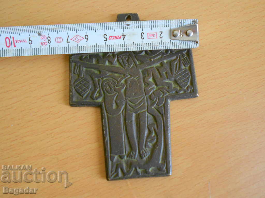 Παλιό μεγάλο σταυρό με τιμή 45.00 BGN | € 23.01 Παλιό μεγάλο σταυρό με τιμή 45.00 BGN | € 23.01