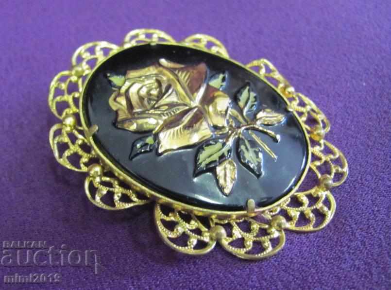 Auction Vintage Women's Brooch Auction Vintage Women's Brooch