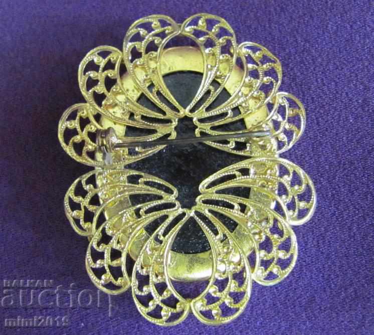 Vintage Women's Brooch - 5 Vintage Women's Brooch - 5