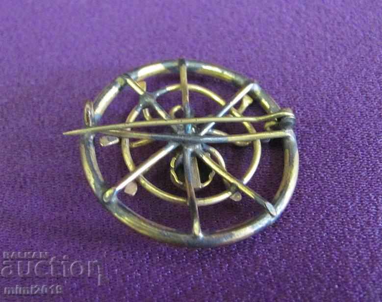 Delivery of Vintage Women's Brooch