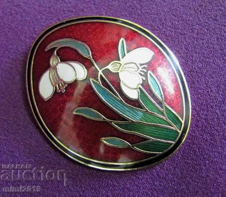 Vintage σμάλτο καρφίτσα για γυναίκες με τιμή 36.00 BGN | € 18.41 Vintage σμάλτο καρφίτσα για γυναίκες με τιμή 36.00 BGN | € 18.41