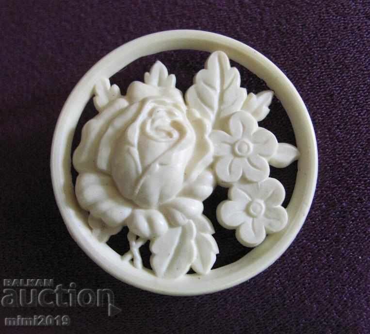 30s Vintage Women's Bakelite Brooch - 6 30s Vintage Women's Bakelite Brooch - 6