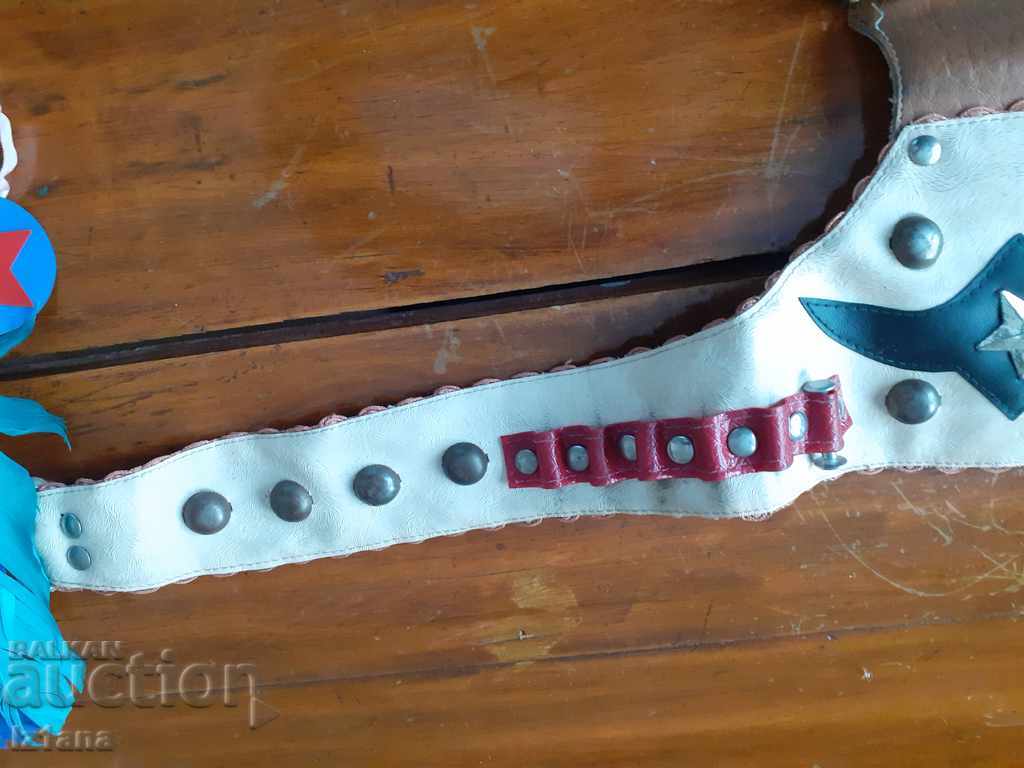 Delivery of Old children's Indian set Delivery of Old children's Indian set