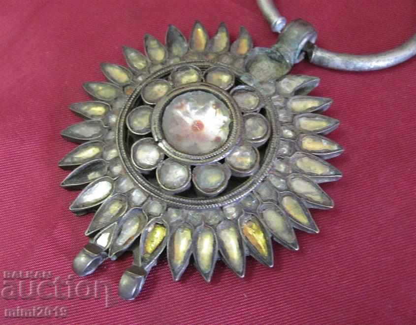 Auction 19th Century Folk Art Trepka, Earphone Auction 19th Century Folk Art Trepka, Earphone