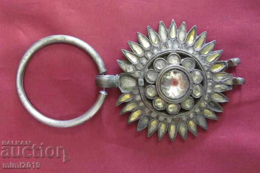 Delivery of 19th Century Folk Art Trepka, Earphone Delivery of 19th Century Folk Art Trepka, Earphone