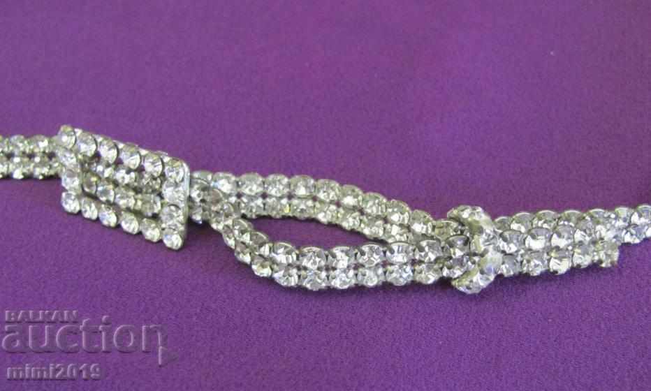 Auction Vintage Women's Belt and Necklace Auction Vintage Women's Belt and Necklace