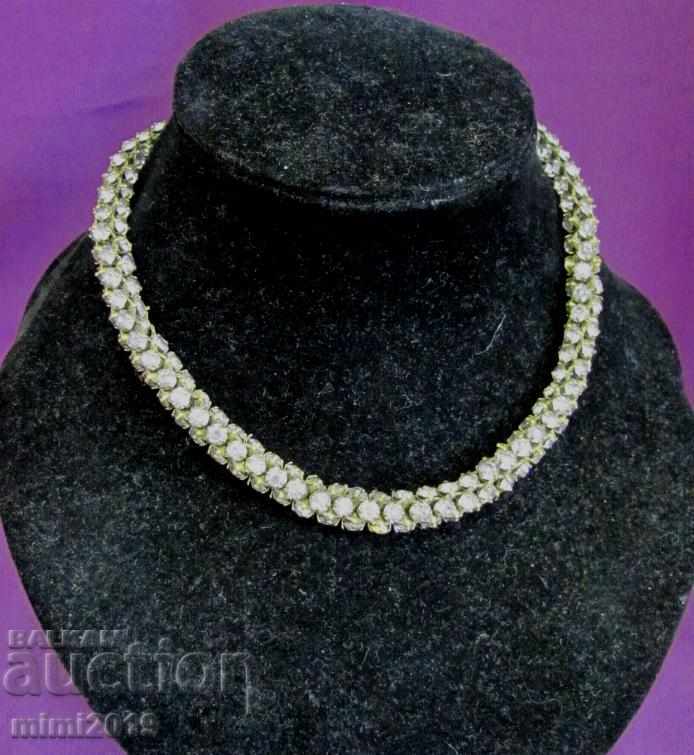 Δημοπρασία Γυναικεία κολιέ 19ου αιώνα με ανοιχτό μπλε κρυστάλλινα γυαλιά Δημοπρασία Γυναικεία κολιέ 19ου αιώνα με ανοιχτό μπλε κρυστάλλινα γυαλιά