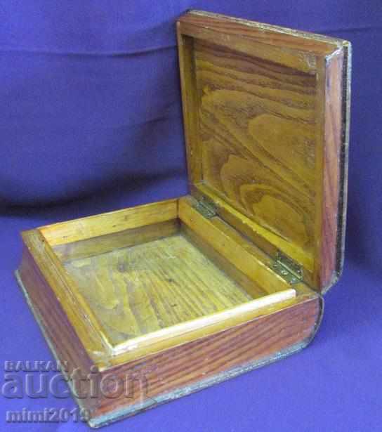 Delivery of Old Wooden Mahogany Box Delivery of Old Wooden Mahogany Box