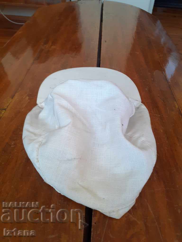 Auction  Old hat Sport Thisto