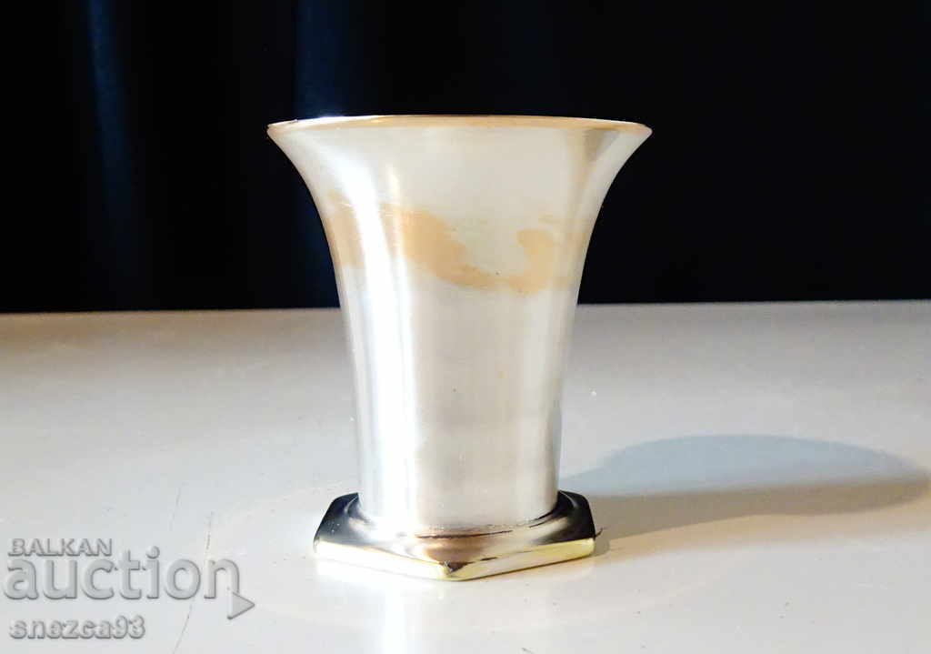 Delivery of Silver-plated English brandy glass, shot, marked. Delivery of Silver-plated English brandy glass, shot, marked.