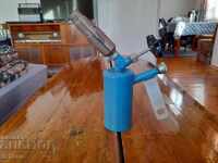 Lampă veche pe benzină