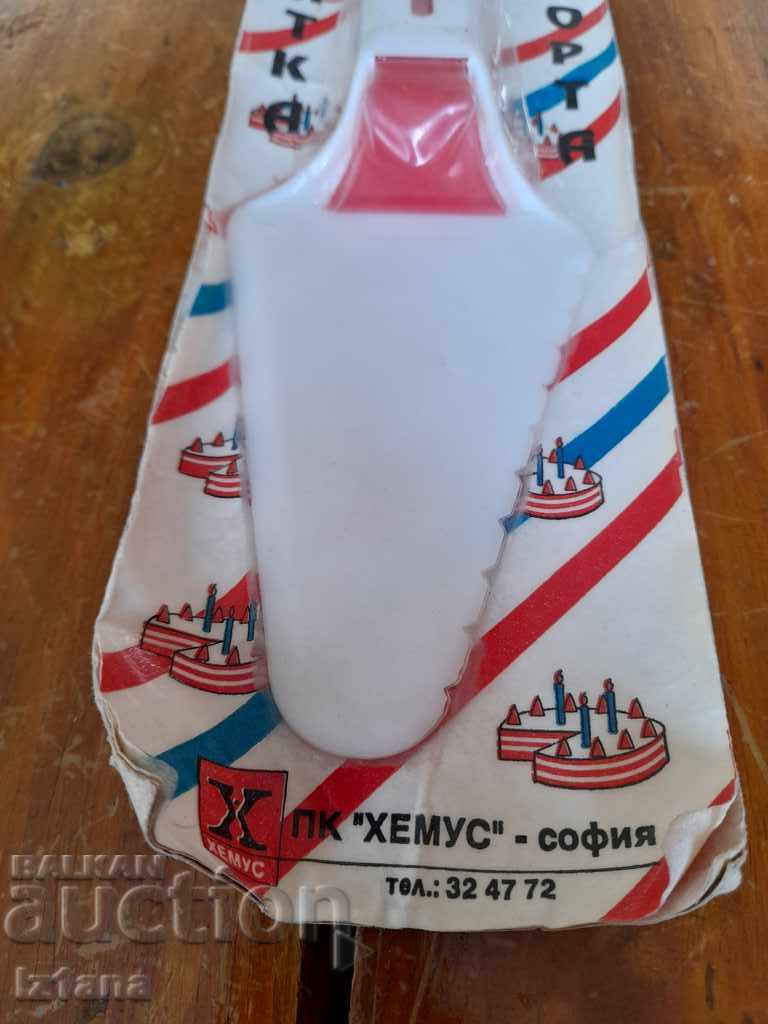 Old cake spatula with price 20.00 BGN | € 10.23 Old cake spatula with price 20.00 BGN | € 10.23