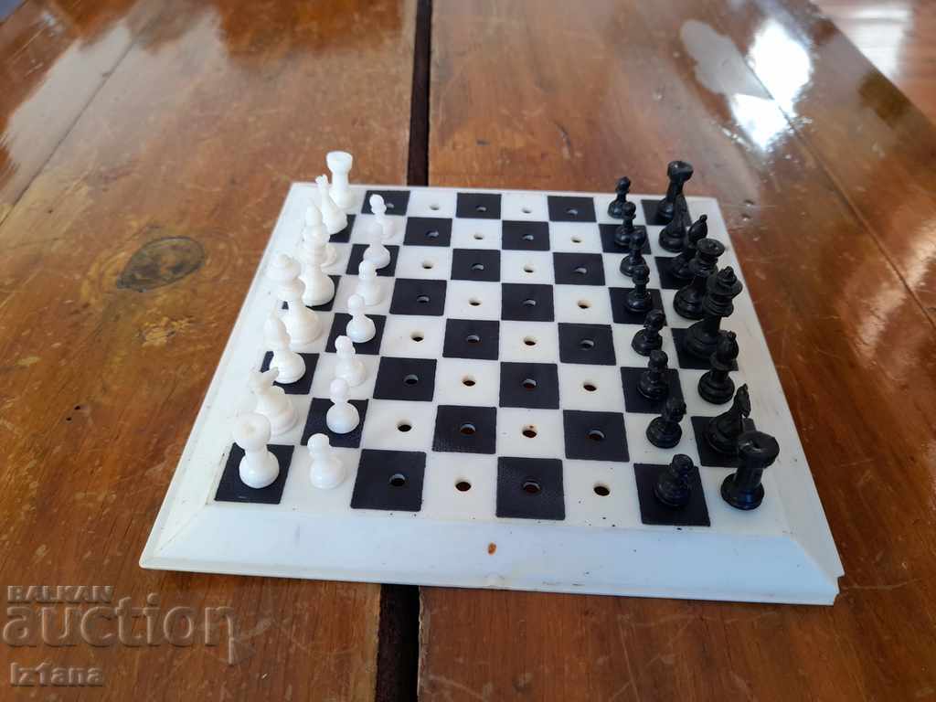 Old tourist chess - 6