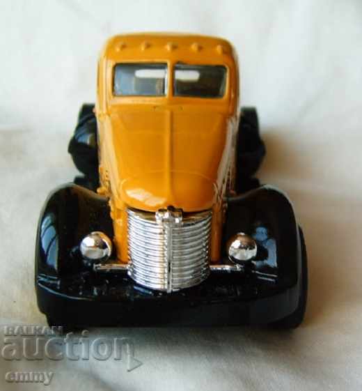 ERTL tractor unit model trolley toy metal 1:43 with price 27.00 BGN | € 13.80 ERTL tractor unit model trolley toy metal 1:43 with price 27.00 BGN | € 13.80