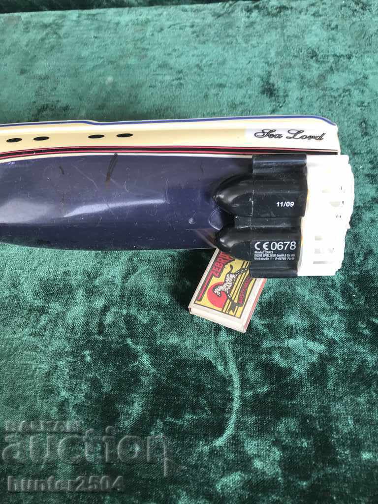 Delivery of Toy yacht 34/9 cm Delivery of Toy yacht 34/9 cm