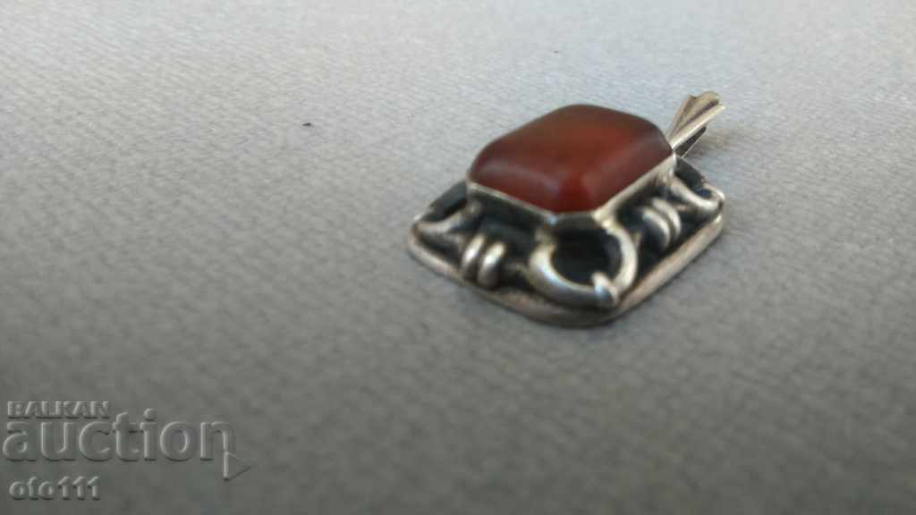 RENAISSANCE SILVER PENDANT WITH RED AMBER with price 50.00 BGN | € 25.56 RENAISSANCE SILVER PENDANT WITH RED AMBER with price 50.00 BGN | € 25.56