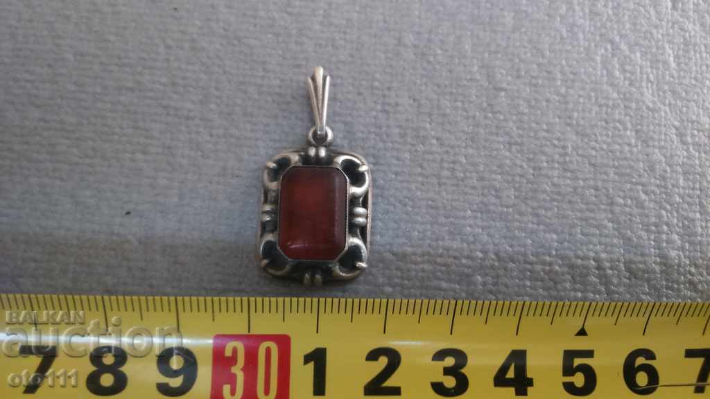 Auction RENAISSANCE SILVER PENDANT WITH RED AMBER Auction RENAISSANCE SILVER PENDANT WITH RED AMBER