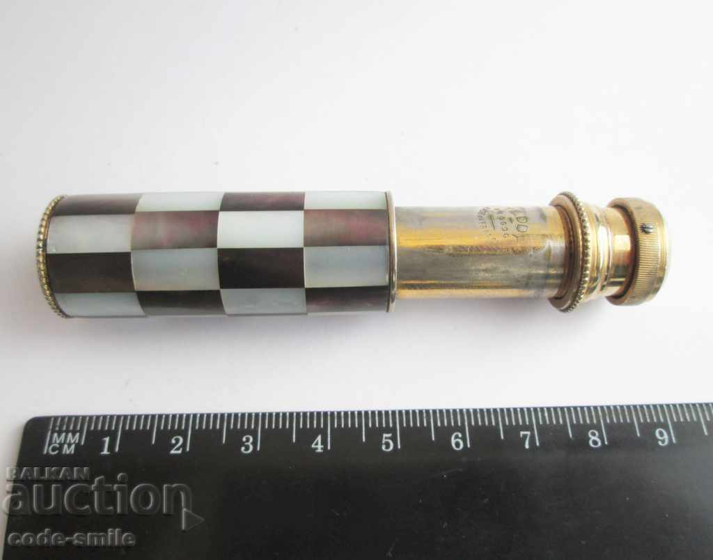 Δημοπρασία Παλιό γαλλικό μπουκάλι αρώματος με μητρικό υλικό Δημοπρασία Παλιό γαλλικό μπουκάλι αρώματος με μητρικό υλικό