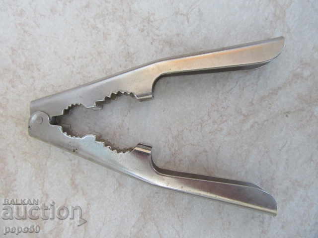METAL CRUSHER OF WALNUTS FROM THE TIME OF SOCA with price 6.00 BGN | € 3.07 METAL CRUSHER OF WALNUTS FROM THE TIME OF SOCA with price 6.00 BGN | € 3.07